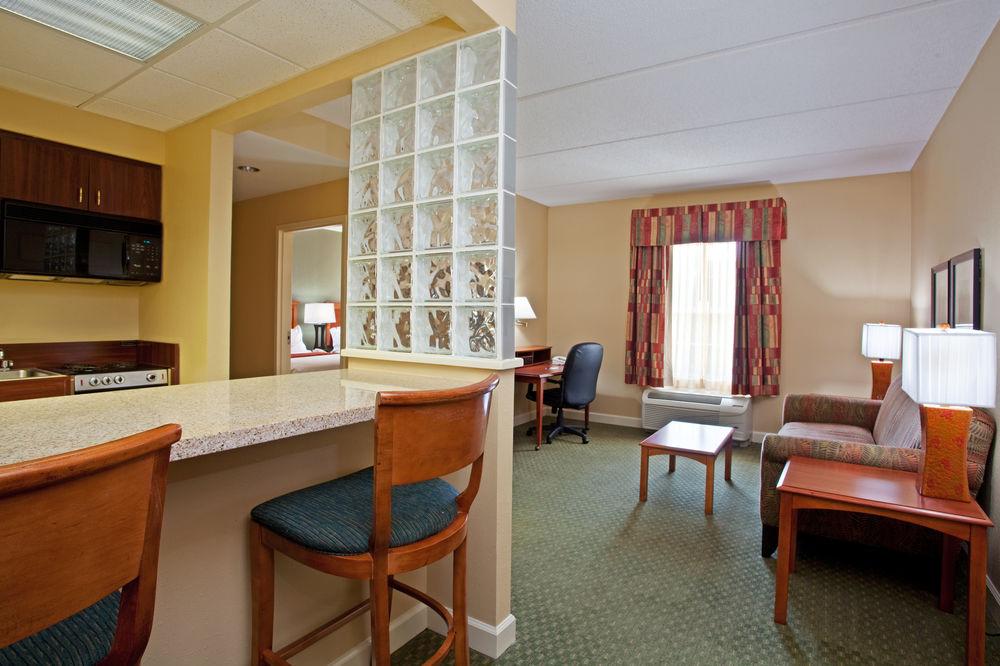 Holiday Inn Express Hotel & Suites Conover - Hickory Area By Ihg מראה חיצוני תמונה