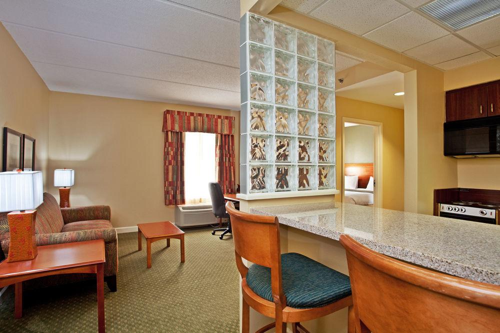 Holiday Inn Express Hotel & Suites Conover - Hickory Area By Ihg מראה חיצוני תמונה