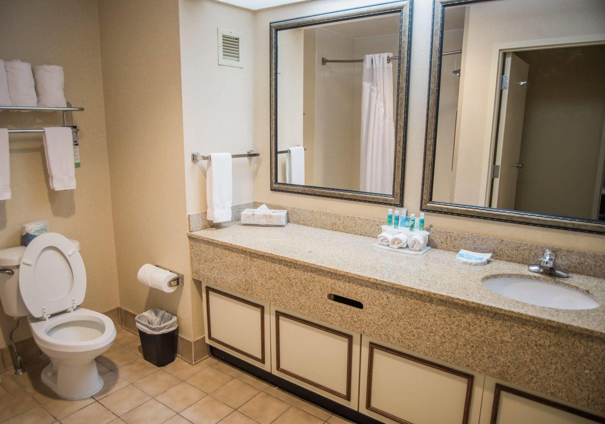 Holiday Inn Express Hotel & Suites Conover - Hickory Area By Ihg מראה חיצוני תמונה